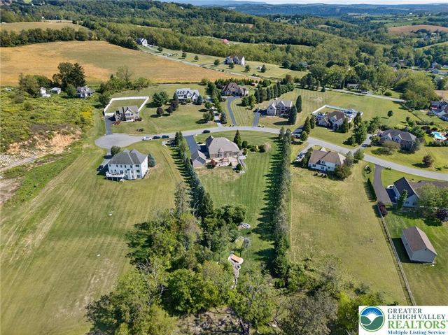 5820 Harvest Place, North Whitehall Twp, PA 18078