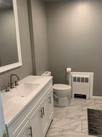 402 Leslie Lane, Uniondale, NY 11553