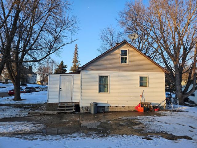 421 1st Street SE, Pelican Rapids, MN 56572