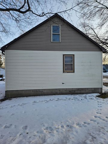 421 1st Street SE, Pelican Rapids, MN 56572
