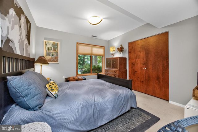 1048 BEAUMONT RD, Berwyn, PA 19312
