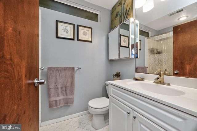1048 BEAUMONT RD, Berwyn, PA 19312