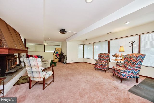 1048 BEAUMONT RD, Berwyn, PA 19312