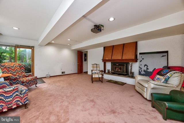 1048 BEAUMONT RD, Berwyn, PA 19312