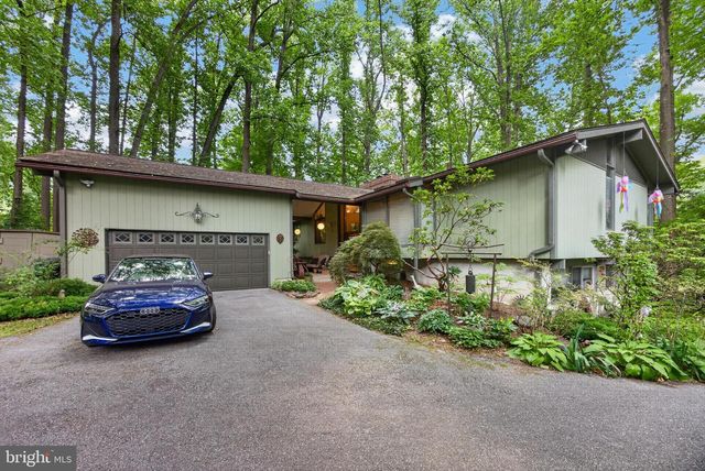 1048 BEAUMONT RD, Berwyn, PA 19312