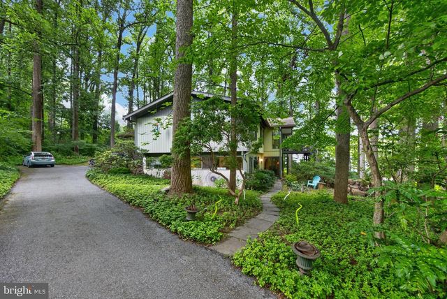 1048 BEAUMONT RD, Berwyn, PA 19312