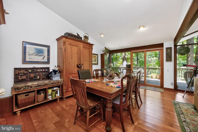 1048 BEAUMONT RD, Berwyn, PA 19312