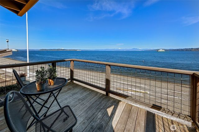 4906 Marshall Rd, Clinton, WA 98236