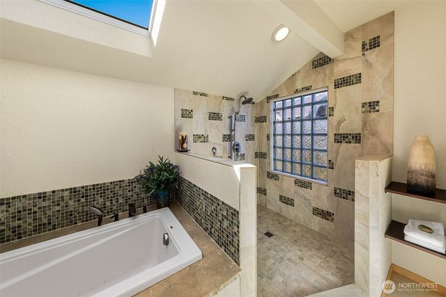 4906 Marshall Rd, Clinton, WA 98236