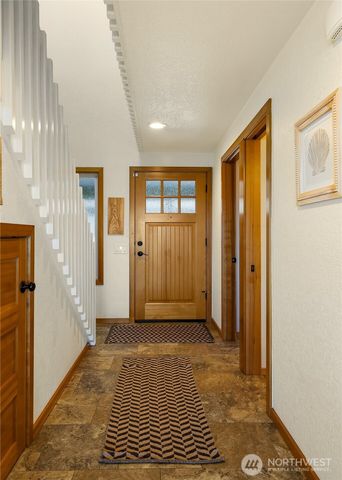4906 Marshall Rd, Clinton, WA 98236