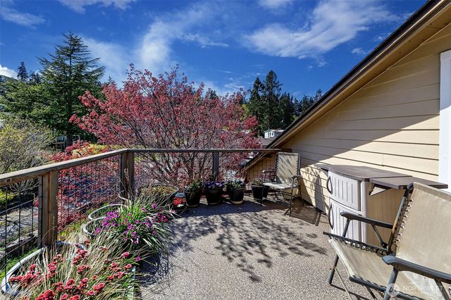 4906 Marshall Rd, Clinton, WA 98236