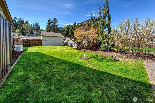 4906 Marshall Rd, Clinton, WA 98236