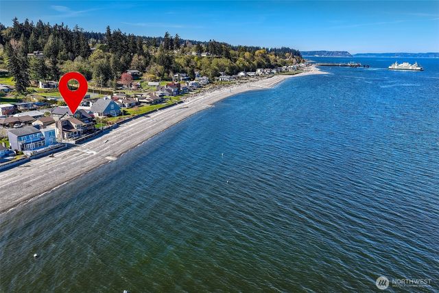 4906 Marshall Rd, Clinton, WA 98236