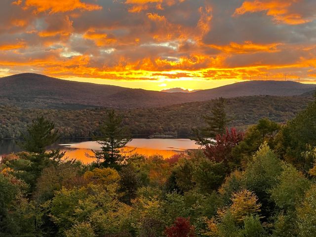 183 Old Mill Lane, Wilmington, VT 05363