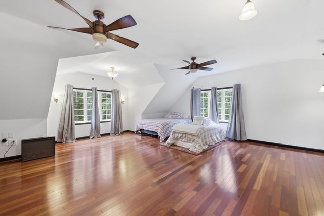 359 Se Main St, Douglas, MA 01516