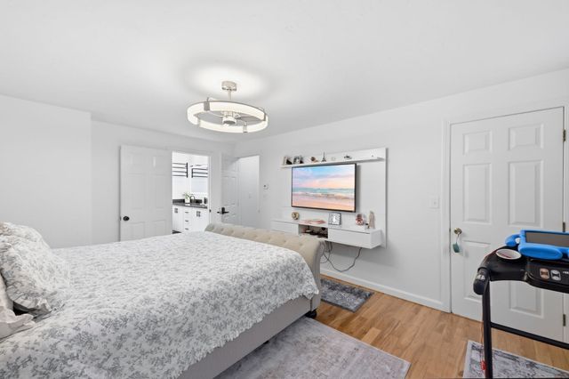 359 Se Main St, Douglas, MA 01516