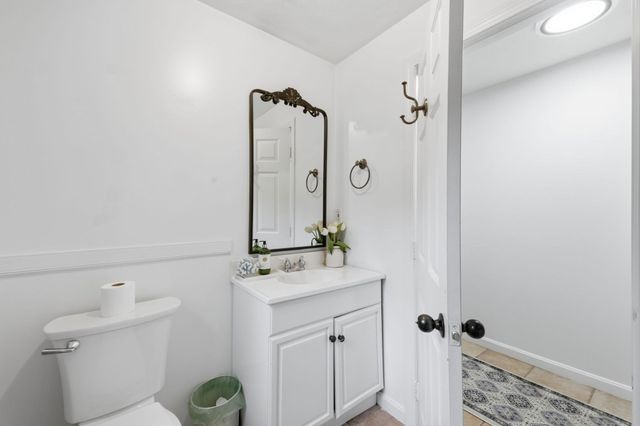 359 Se Main St, Douglas, MA 01516