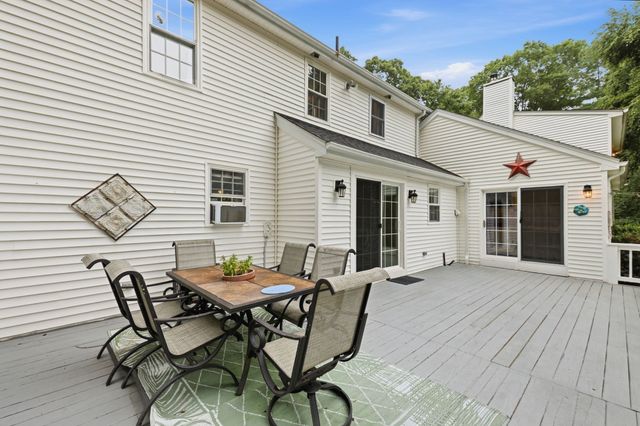 359 Se Main St, Douglas, MA 01516