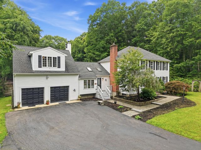 359 Se Main St, Douglas, MA 01516