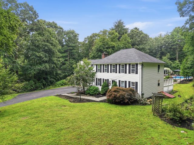 359 Se Main St, Douglas, MA 01516