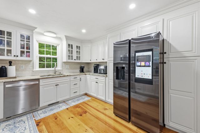 359 Se Main St, Douglas, MA 01516