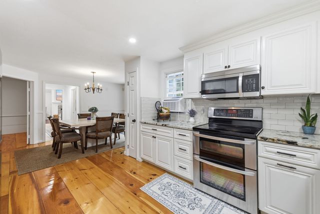 359 Se Main St, Douglas, MA 01516