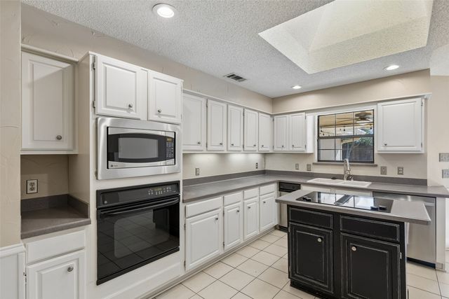 2924 Cambridgeshire Drive, Carrollton, TX 75007