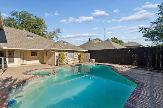 2924 Cambridgeshire Drive, Carrollton, TX 75007