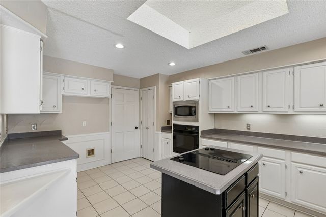 2924 Cambridgeshire Drive, Carrollton, TX 75007