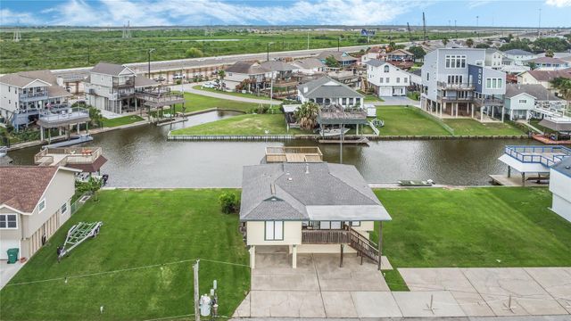 3 N White Heron Drive, La Marque, TX 77568