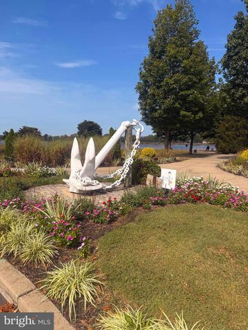 416 ST. MARY'S ST, Burlington, NJ 08016