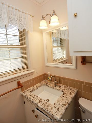 617 S 6th Street, Broken Arrow, OK 74012