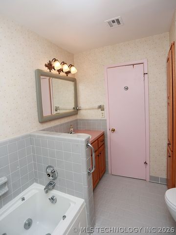 617 S 6th Street, Broken Arrow, OK 74012