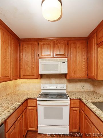 617 S 6th Street, Broken Arrow, OK 74012
