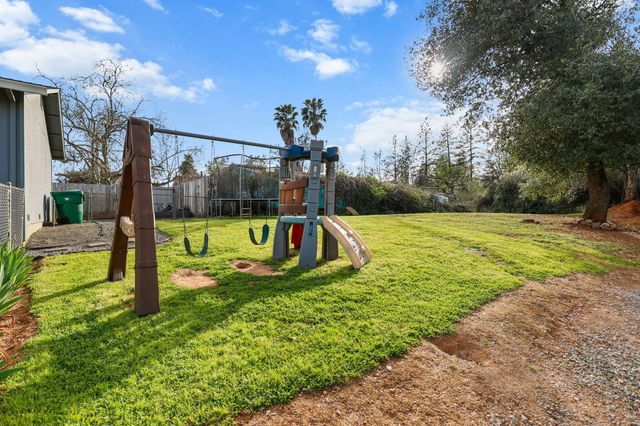 17741 Toyon Avenue, Shasta Lake, CA 96019