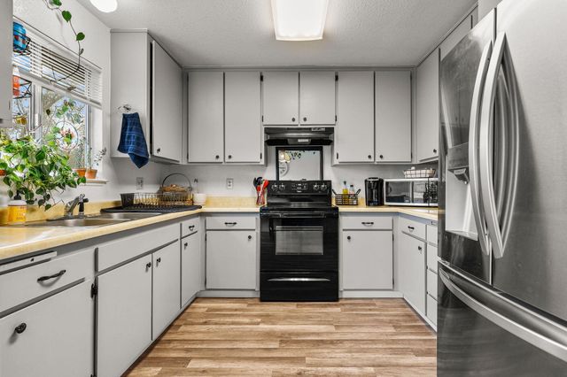 17741 Toyon Avenue, Shasta Lake, CA 96019