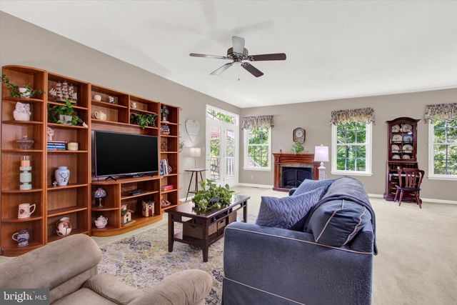143 BITTERN DR, Gettysburg, PA 17325