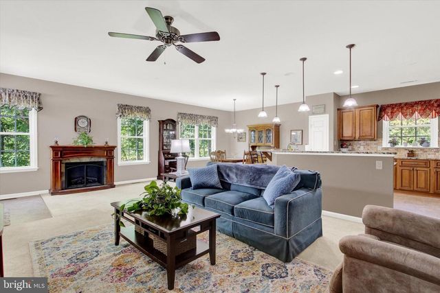 143 BITTERN DR, Gettysburg, PA 17325
