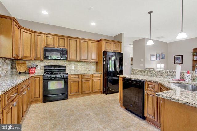 143 BITTERN DR, Gettysburg, PA 17325