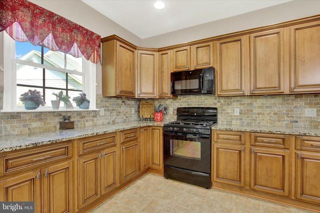 143 BITTERN DR, Gettysburg, PA 17325