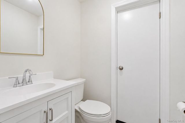 2 Taft Avenue, Islip, NY 11751