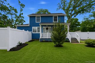 2 Taft Avenue, Islip, NY 11751