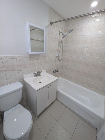 500 SW 7th St Lower, Miami, FL 33130