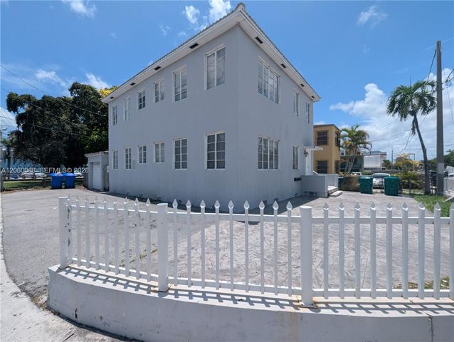 500 SW 7th St Lower, Miami, FL 33130