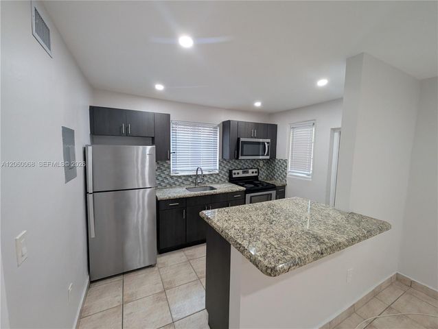500 SW 7th St Lower, Miami, FL 33130