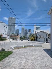500 SW 7th St Lower, Miami, FL 33130