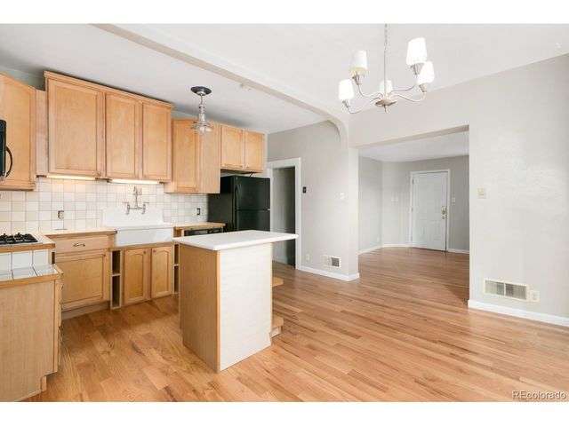 541 Logan St, Denver, CO 80203