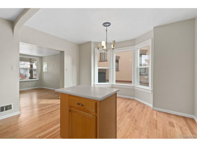 541 Logan St, Denver, CO 80203