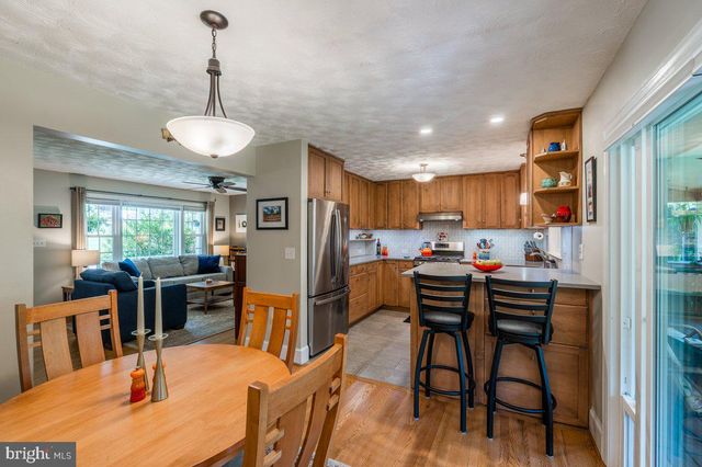 205 STONEWALL DR, Fredericksburg, VA 22401