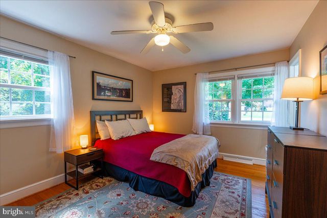 205 STONEWALL DR, Fredericksburg, VA 22401